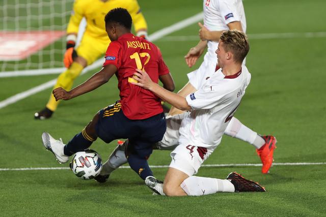 金球先生开张！登贝莱破门完成传射 法国3-0领先伊拉克
